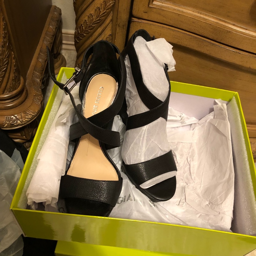 Gianni Bini Black Wedges